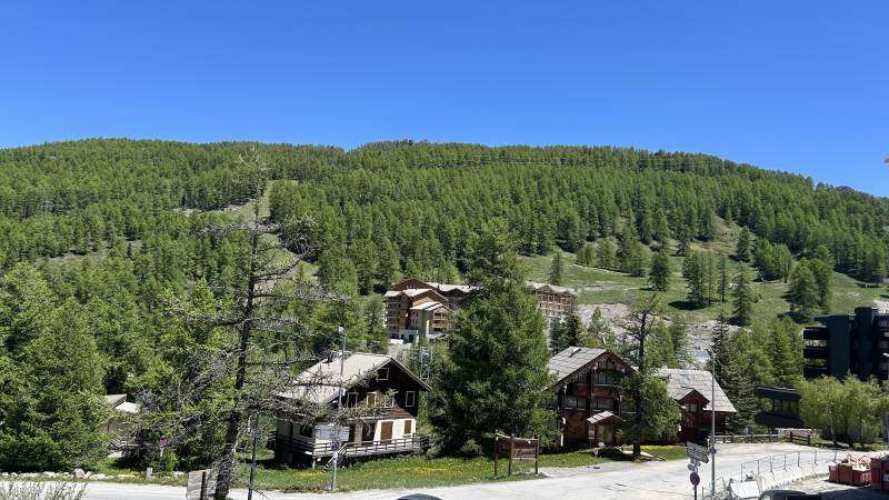 L’ostéopathie à Vars : un allié précieux pour les sportifs de montagne l’été (trail, VTT, randonnée)